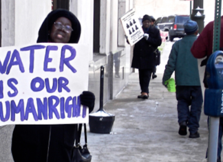 Kurşun yarasına yara bandı: Susuz kent Detroit’e şişe suyu yardımı