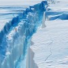 B31-iceberg-calves-from-the-Antarctic
